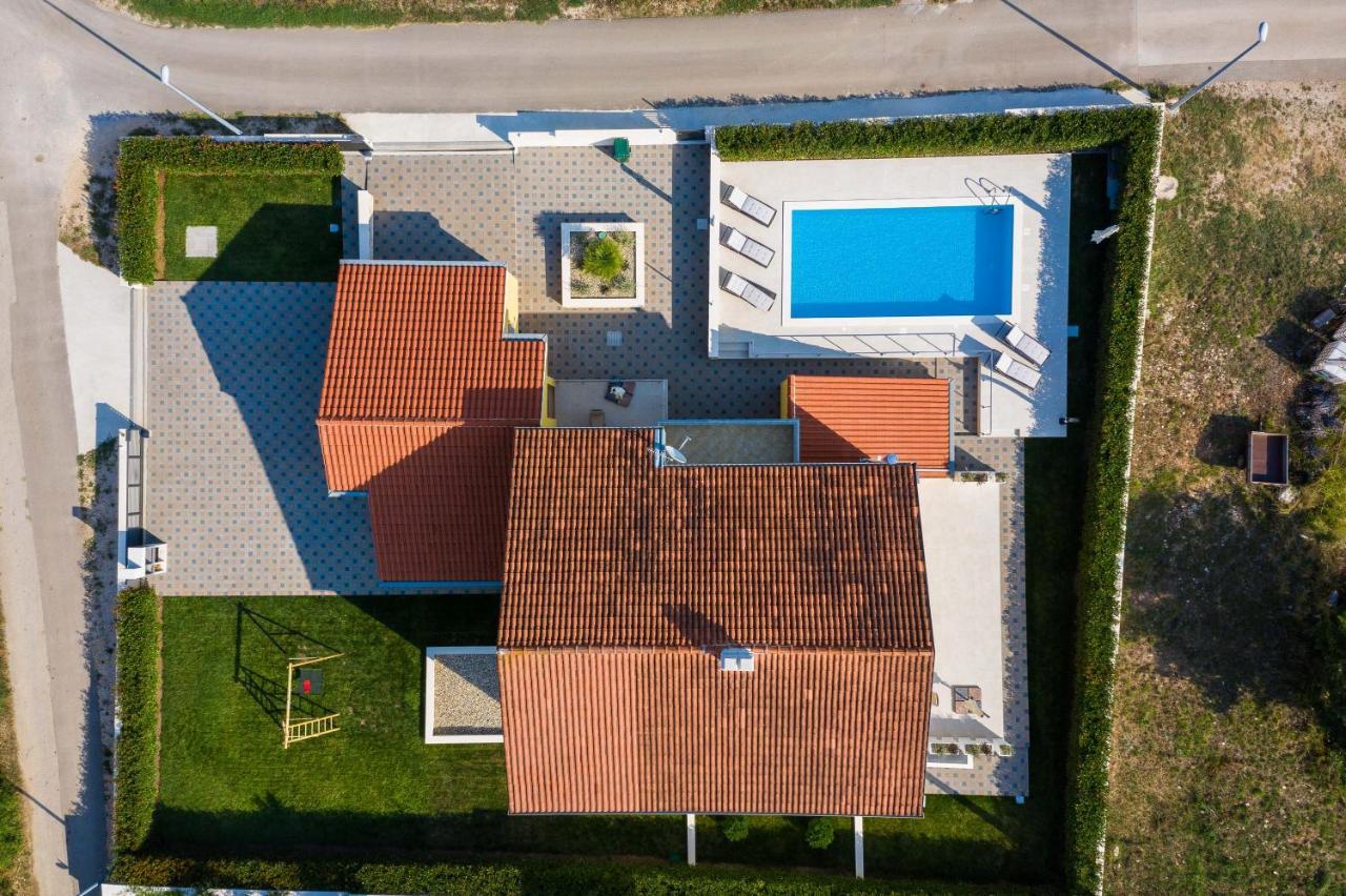 Villa Petra S Bazenom, Rostiljem I Parkingom Zadar Luaran gambar