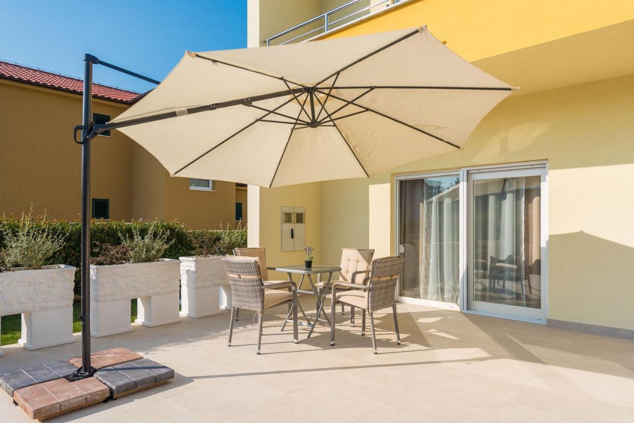 Villa Petra S Bazenom, Rostiljem I Parkingom Zadar Luaran gambar