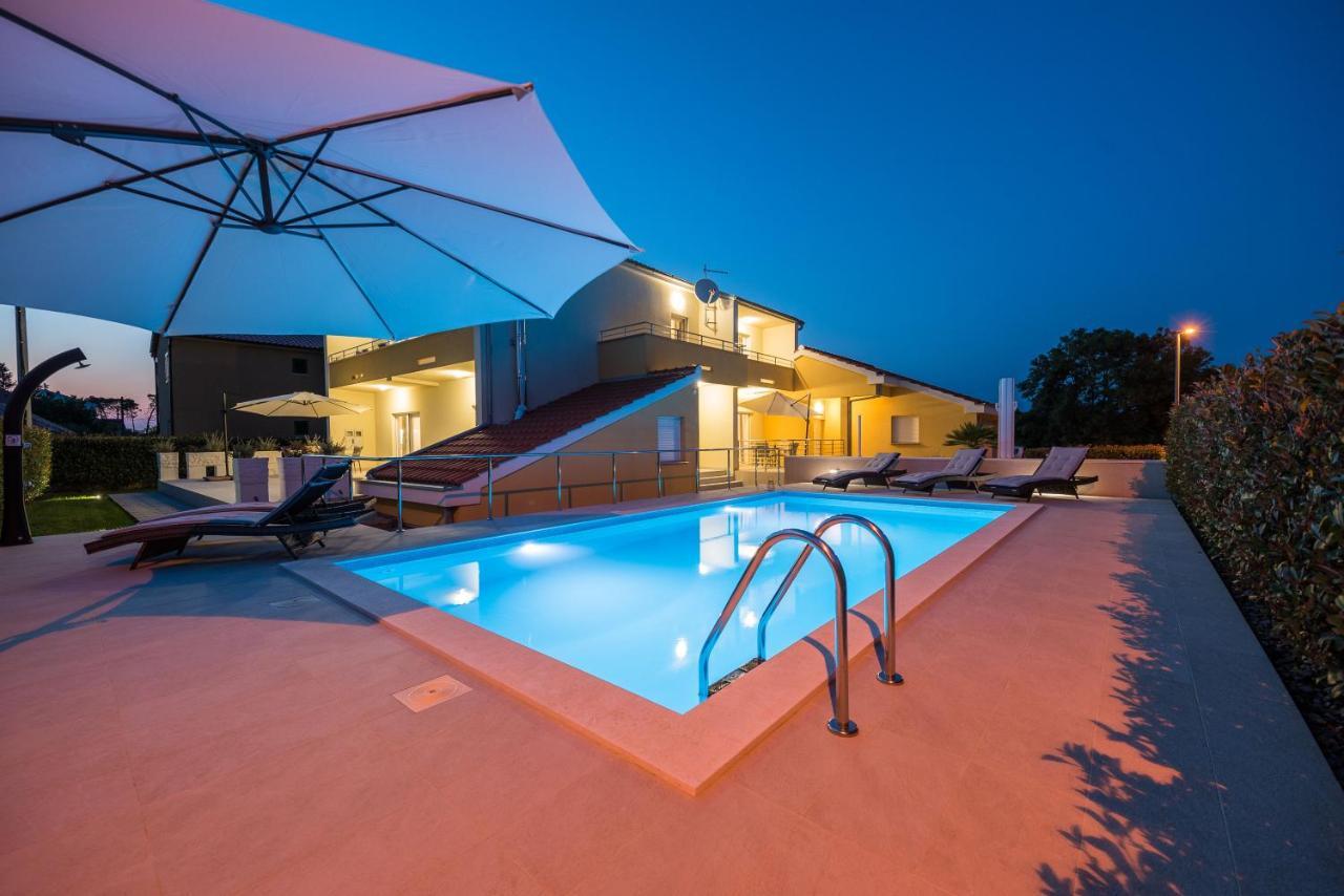 Villa Petra S Bazenom, Rostiljem I Parkingom Zadar Luaran gambar