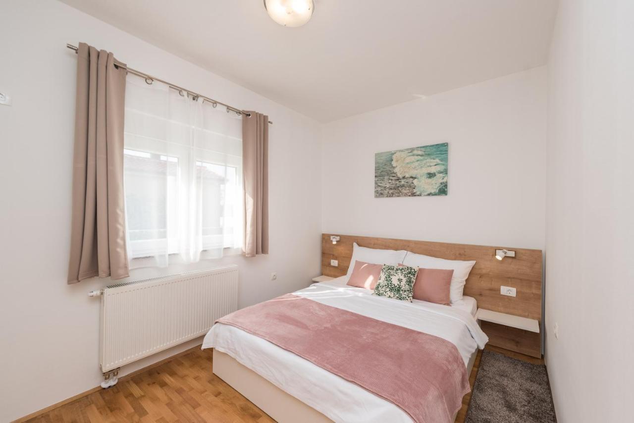 Villa Petra S Bazenom, Rostiljem I Parkingom Zadar Luaran gambar