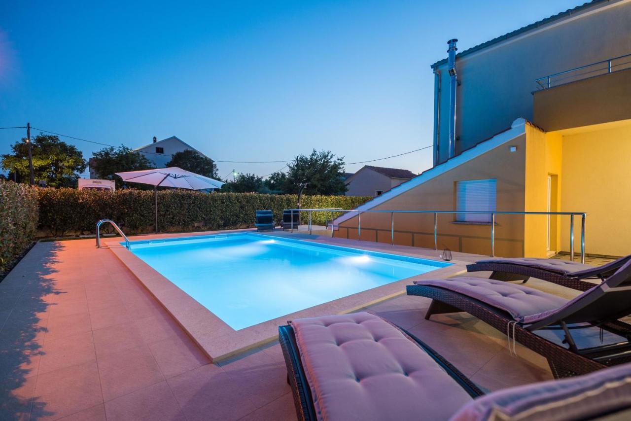 Villa Petra S Bazenom, Rostiljem I Parkingom Zadar Luaran gambar