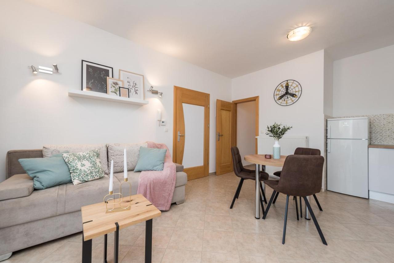 Villa Petra S Bazenom, Rostiljem I Parkingom Zadar Luaran gambar