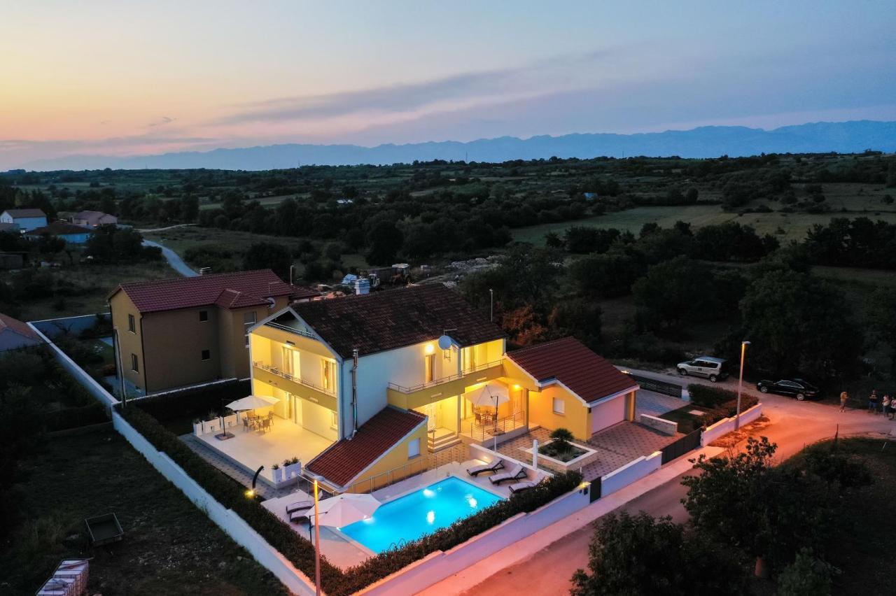 Villa Petra S Bazenom, Rostiljem I Parkingom Zadar Luaran gambar