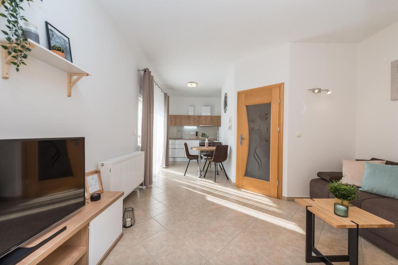 Villa Petra S Bazenom, Rostiljem I Parkingom Zadar Luaran gambar