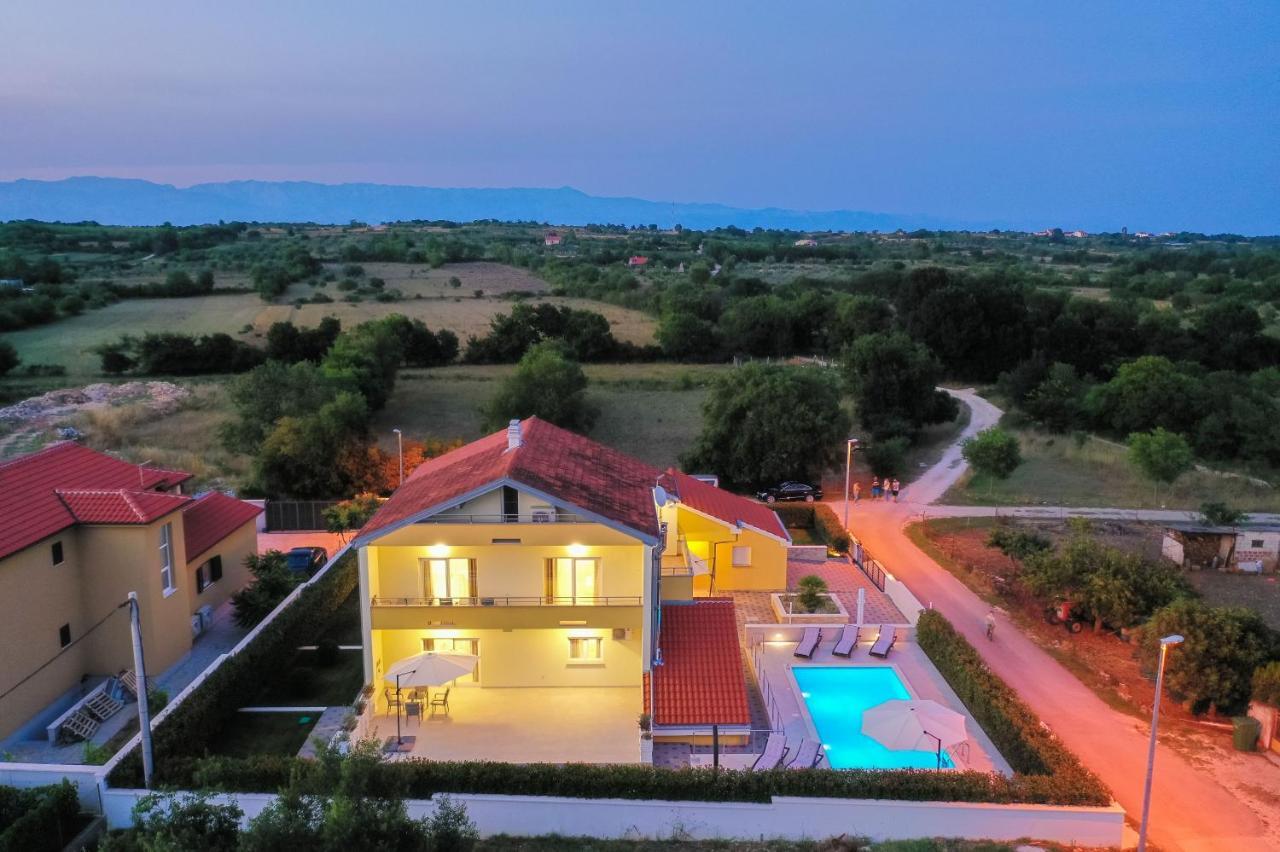 Villa Petra S Bazenom, Rostiljem I Parkingom Zadar Luaran gambar