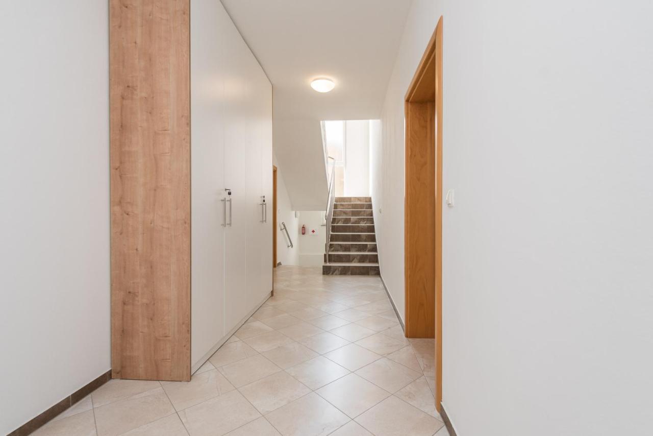 Villa Petra S Bazenom, Rostiljem I Parkingom Zadar Luaran gambar