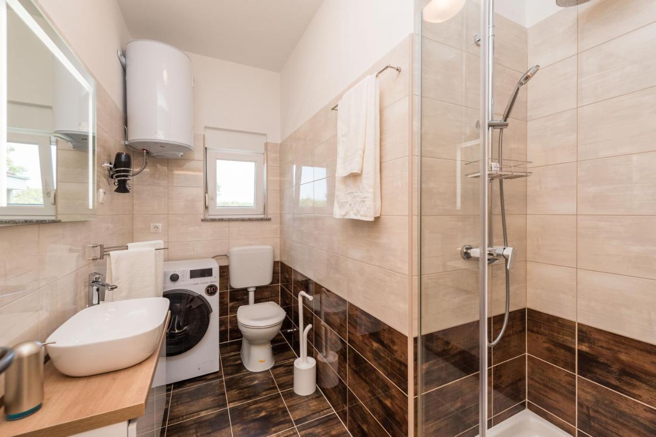 Villa Petra S Bazenom, Rostiljem I Parkingom Zadar Luaran gambar