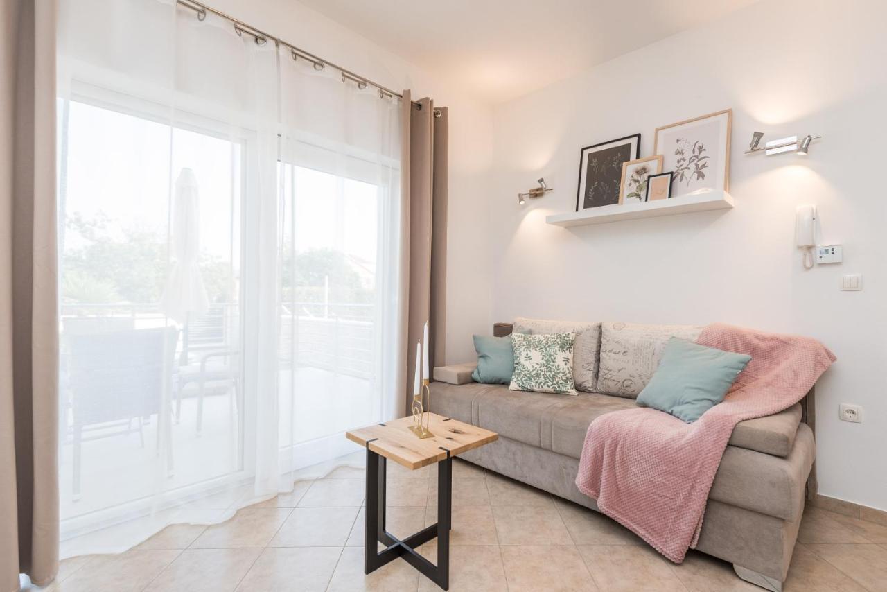 Villa Petra S Bazenom, Rostiljem I Parkingom Zadar Luaran gambar