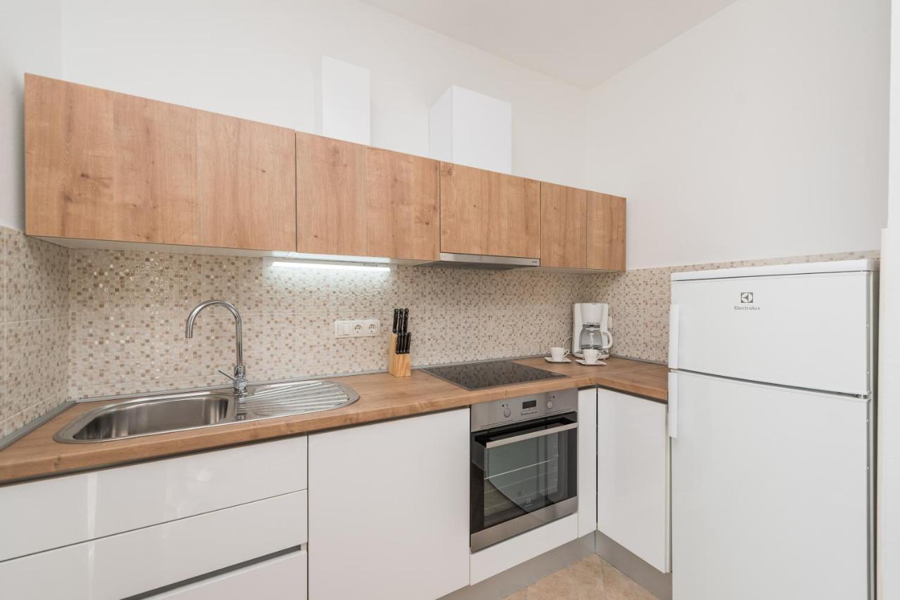 Villa Petra S Bazenom, Rostiljem I Parkingom Zadar Luaran gambar